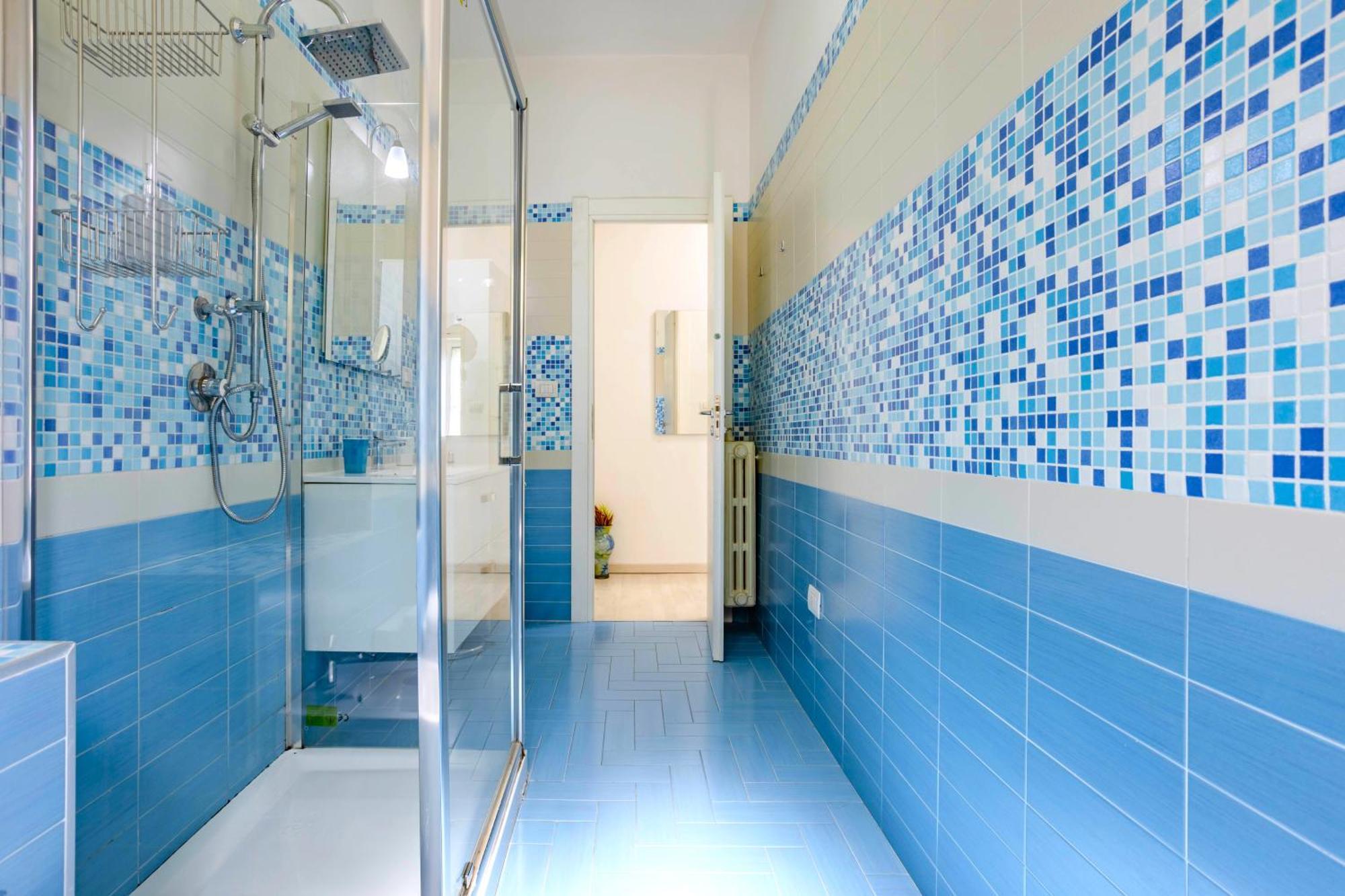 Hostly - Vittoria House - Near The Center With Private Parking Apartment Napoli Ngoại thất bức ảnh