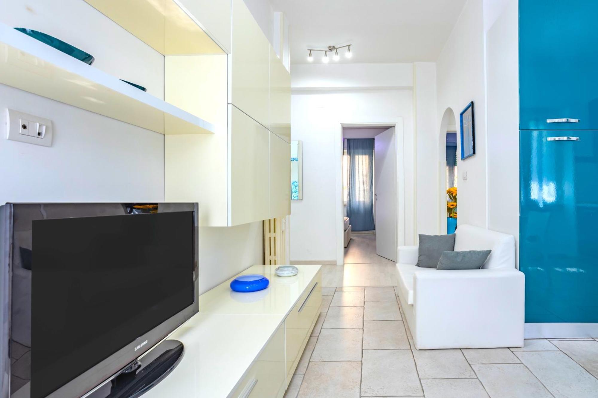 Hostly - Vittoria House - Near The Center With Private Parking Apartment Napoli Ngoại thất bức ảnh